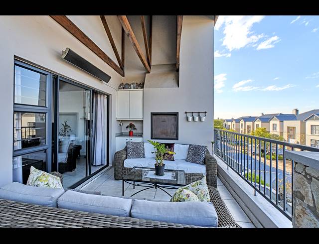 2 BEDROOM APARTMENT FOR SALE IN THE POLOFIELDS
